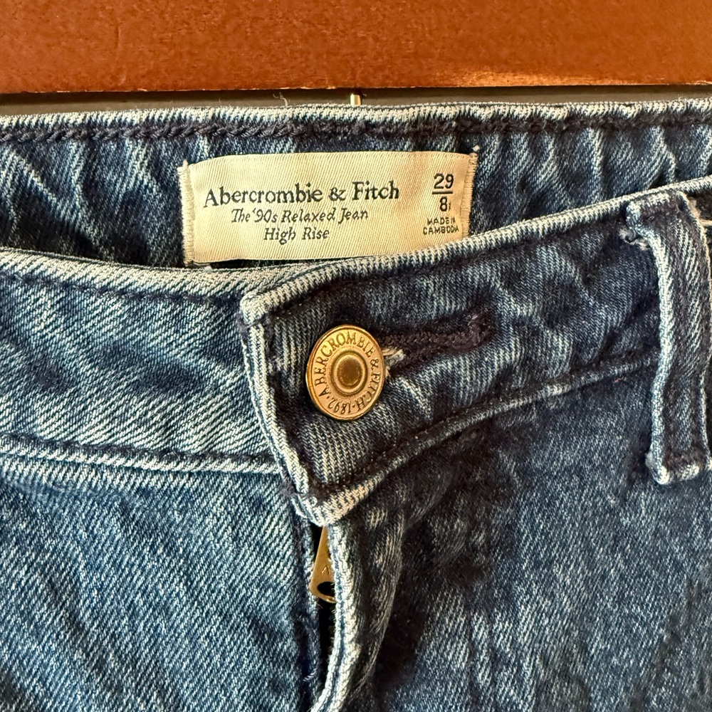 Abercrombie & Fitch High Rise Blue Jeans - Picture 3 of 4